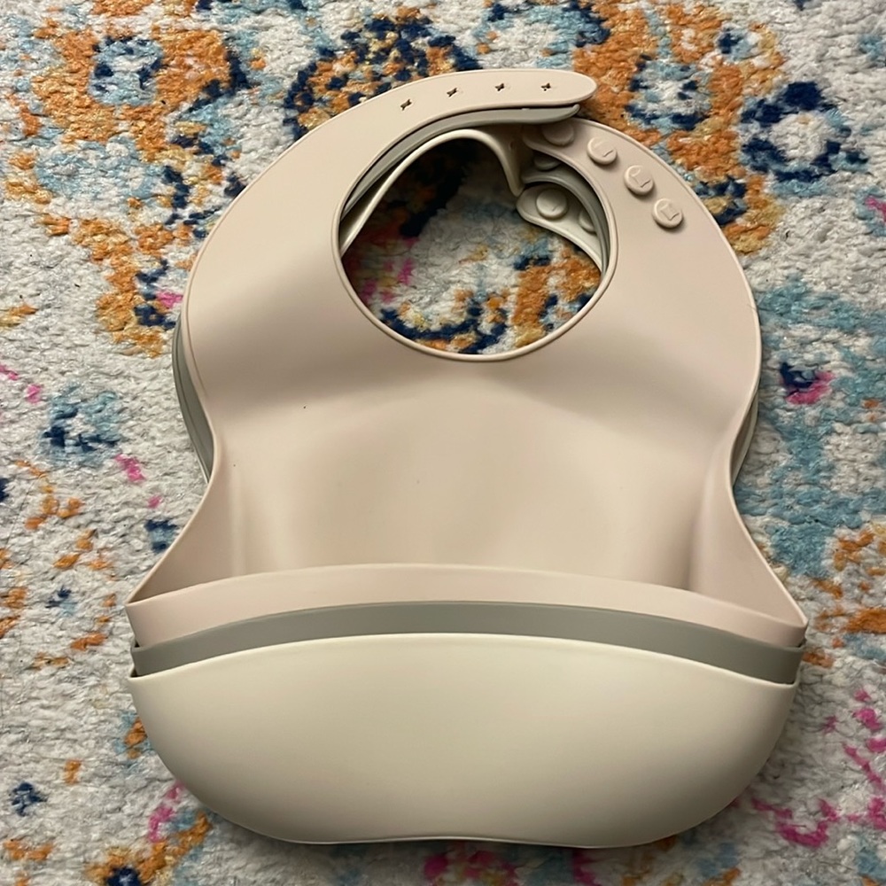 Neutral color baby bibs